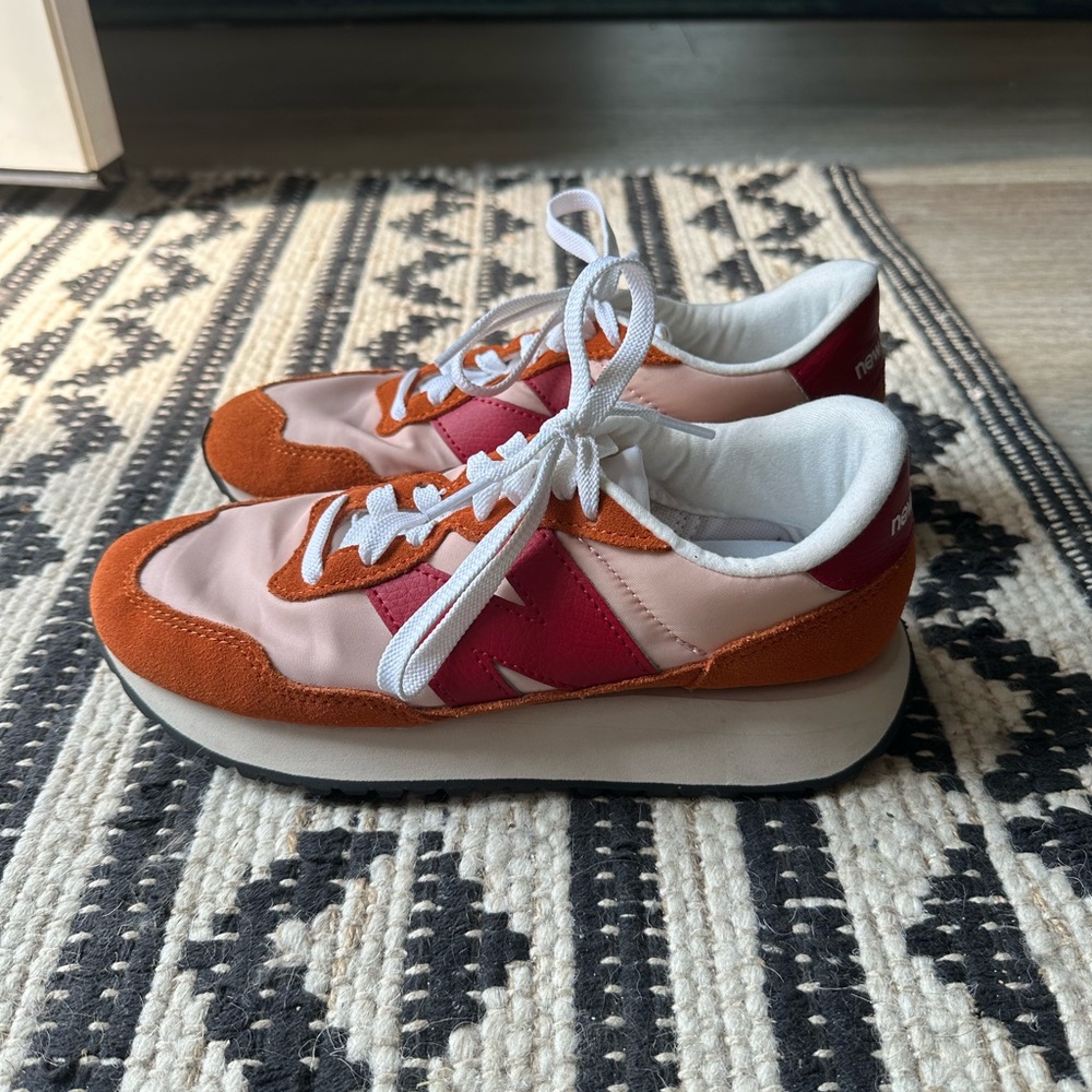 New Balance Womens 237 Rust Sneaker size 6.5
